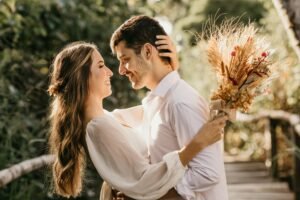 Bride and groom achieving wedding weight loss goals with weight loss diet plan